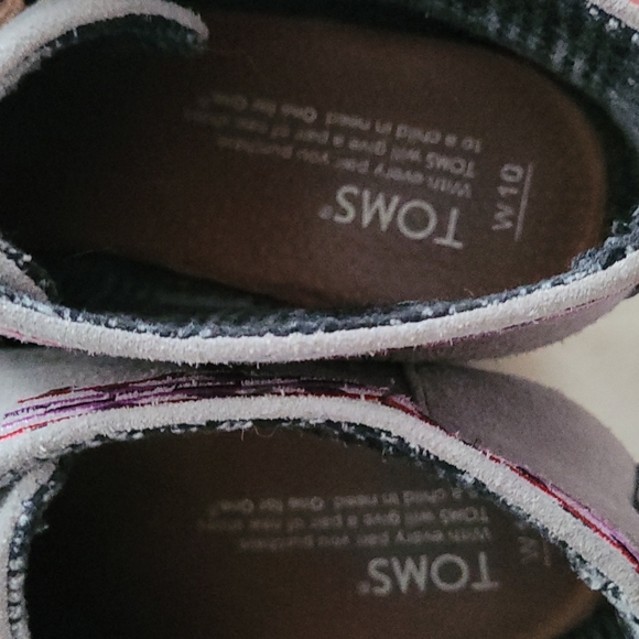 TOMS Grey Suede Wedge size W10. - Picture 4 of 4